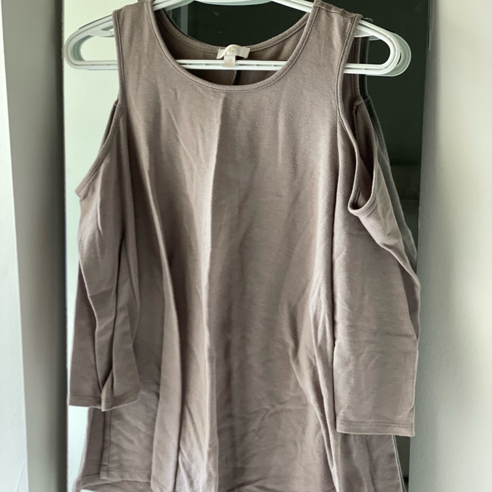 Size M Charming Charlie’s 3/4 Length Open Shoulder Shirt